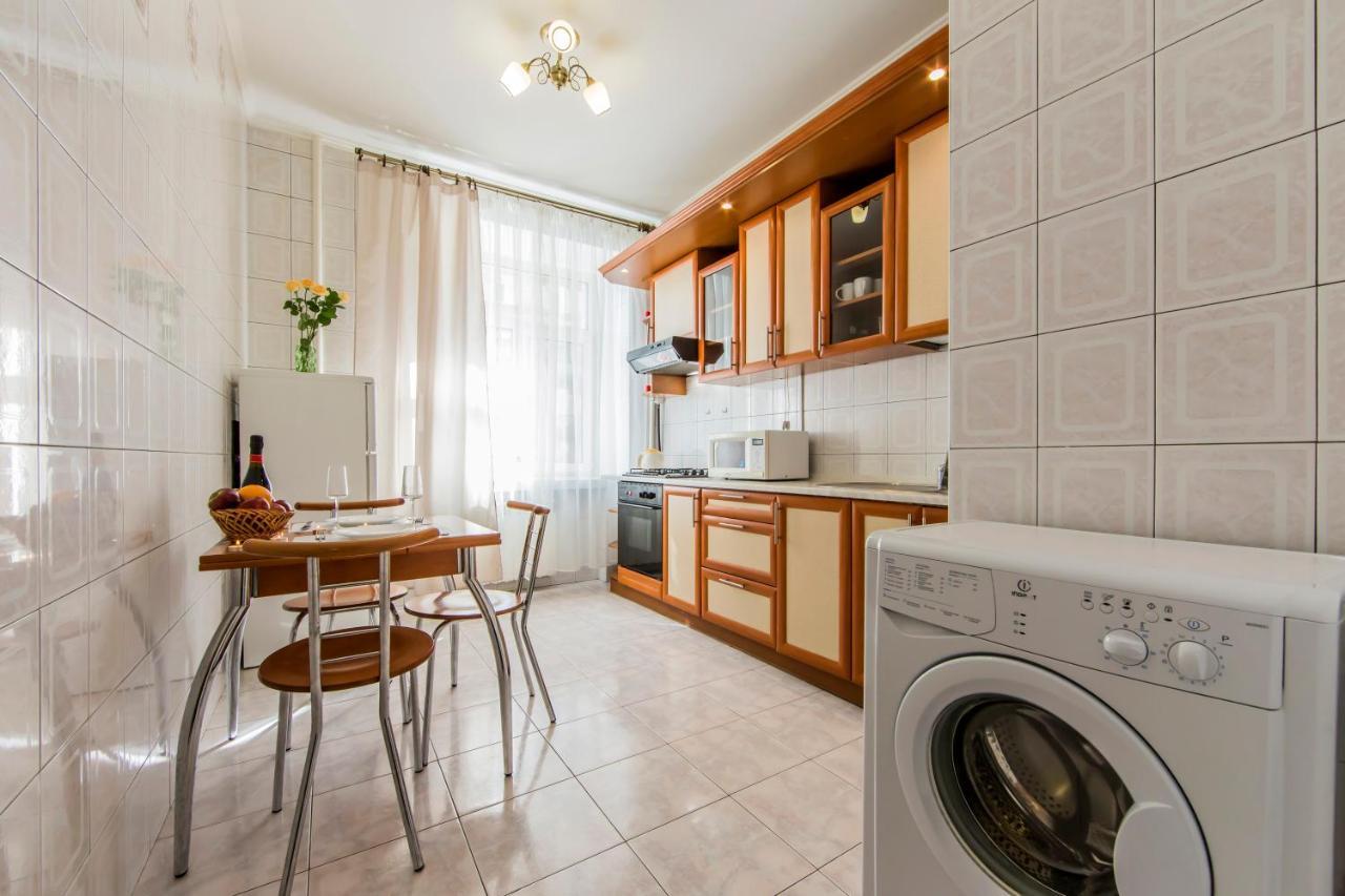 Комфорт- Апартаменти Біля Хрещатика Kiev Dış mekan fotoğraf