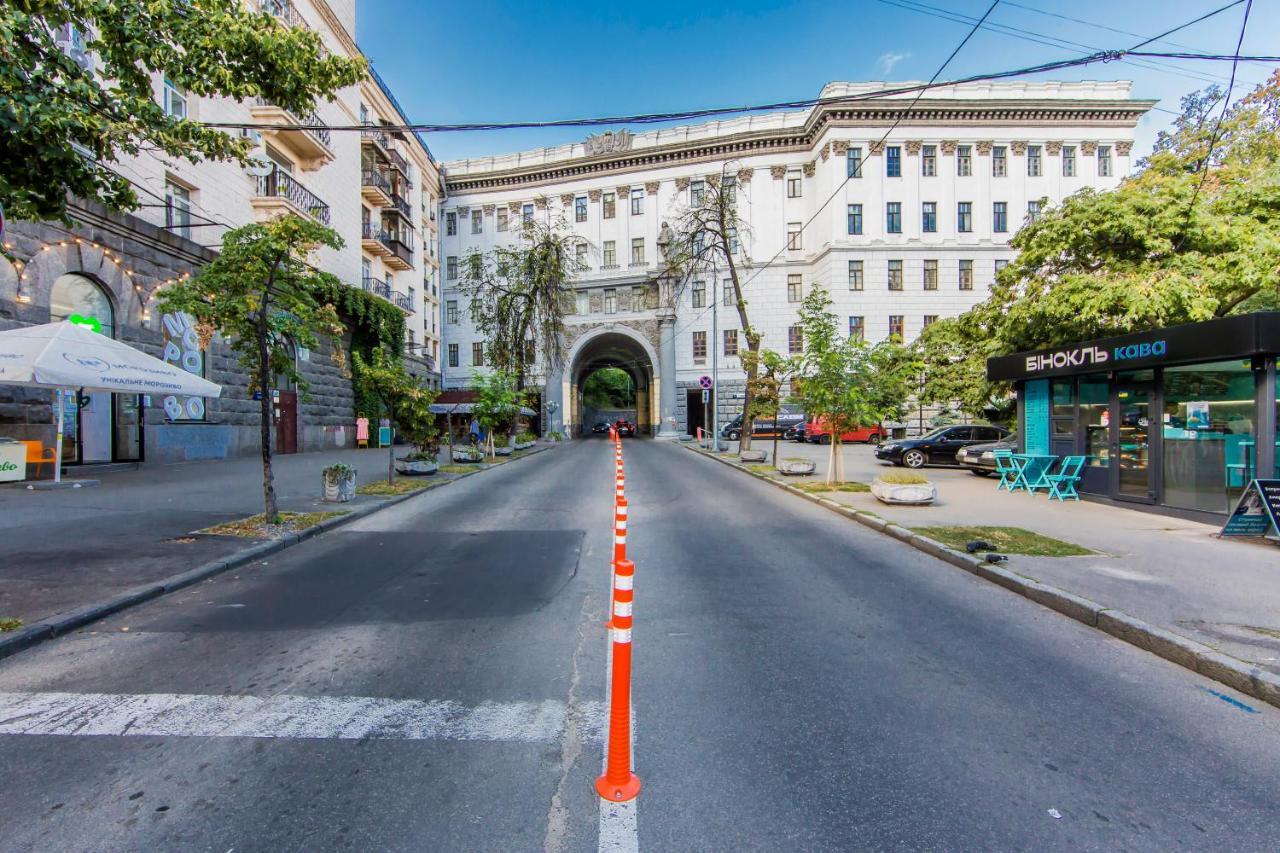 Комфорт- Апартаменти Біля Хрещатика Kiev Dış mekan fotoğraf